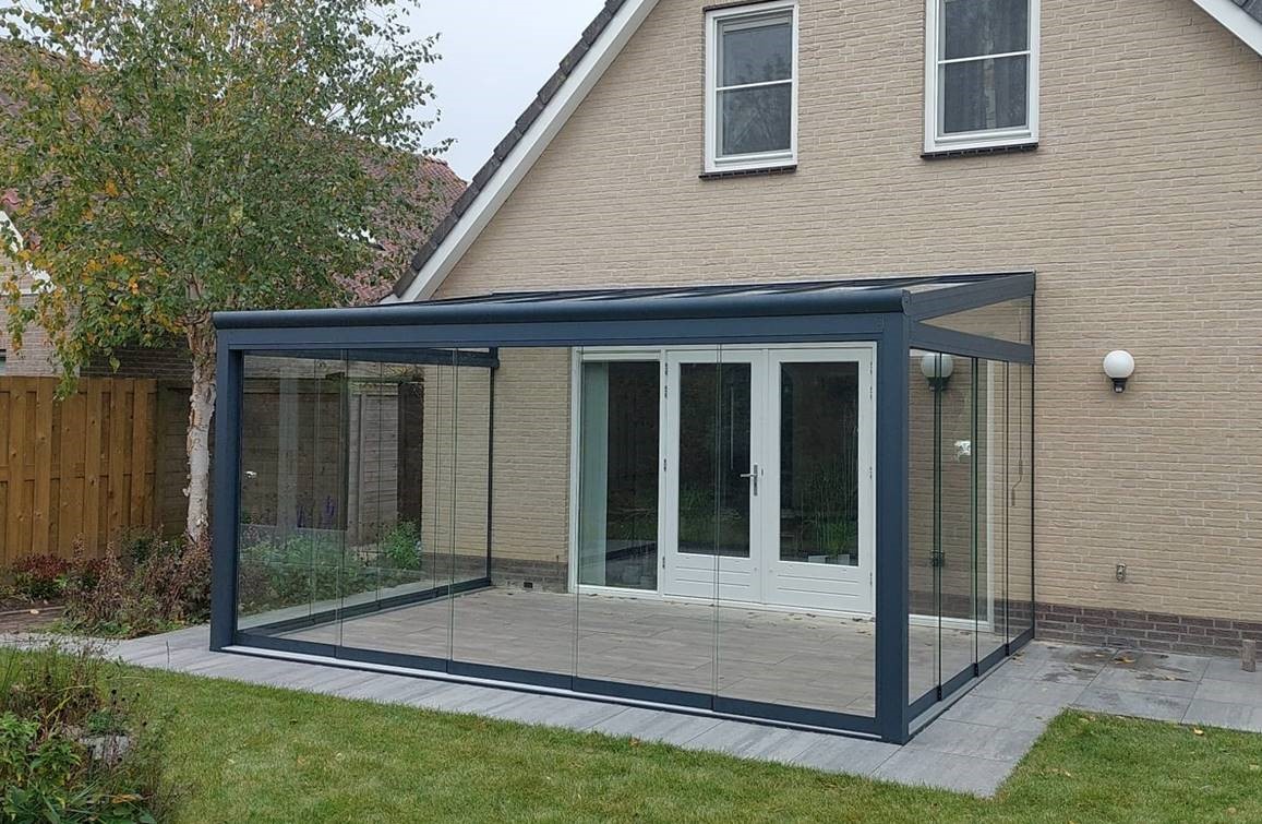 greenline-tuinkamer-500x300-cm-glasdak-antraciet-structuur-k604220-m-benard-nieuw-beijerland-1